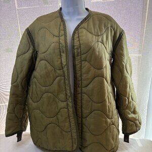 Vintage Quilted Liner Jacket – Army Green – Women’s Large / Men’s Small